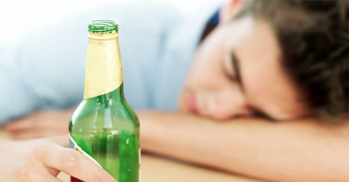 Tại sao uống rượu, bia quá nhiều khiến chúng ta bị say?